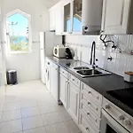 Apartman By The Sea - 2 *